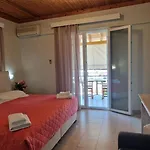 Christina Ξενοδοχείο με διαμερίσματα 4*
