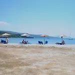 Ξενοδοχείο με διαμερίσματα Christina Λυγιά