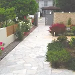 Ξενοδοχείο με διαμερίσματα Christina