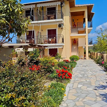 Aparthotel Christina 4*