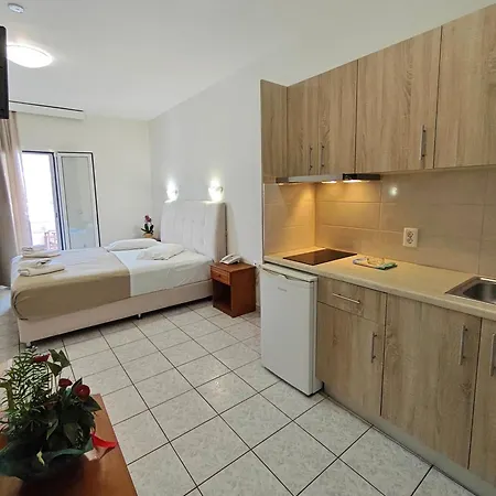 Aparthotel Christina 4*