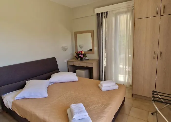 Christina Apart Otel 4*